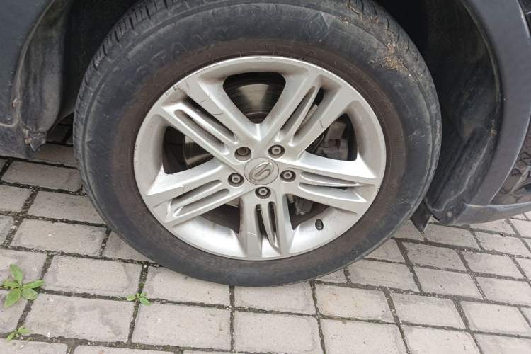 Used GAC Trumpchi GS5 2014 2.0L Automatic Two-Wheel Drive Deluxe Edition Right Front Wheel Hub