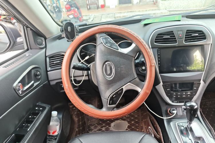 Used GAC Trumpchi GS5 2014 2.0L Automatic Two-Wheel Drive Deluxe Edition Steering Wheel