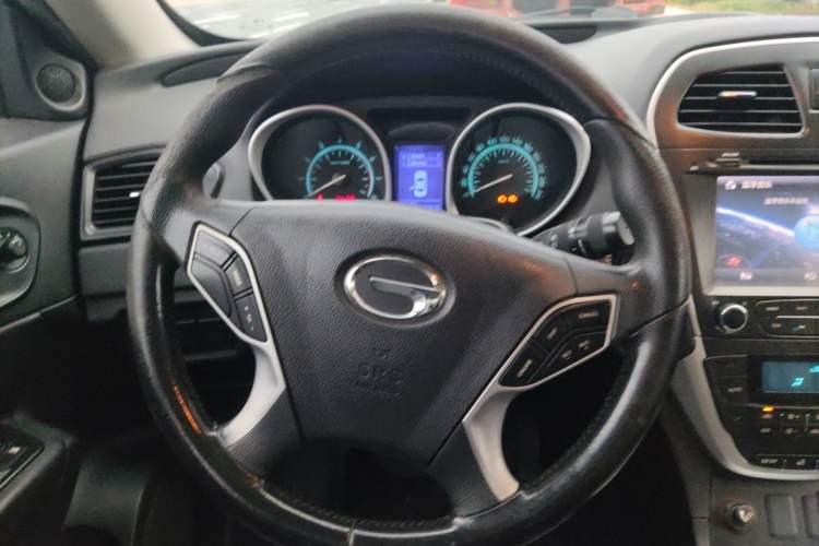 Used GAC Trumpchi GS5 2014 2.0L Automatic Two-Wheel Drive Anniversary Value Edition Steering Wheel