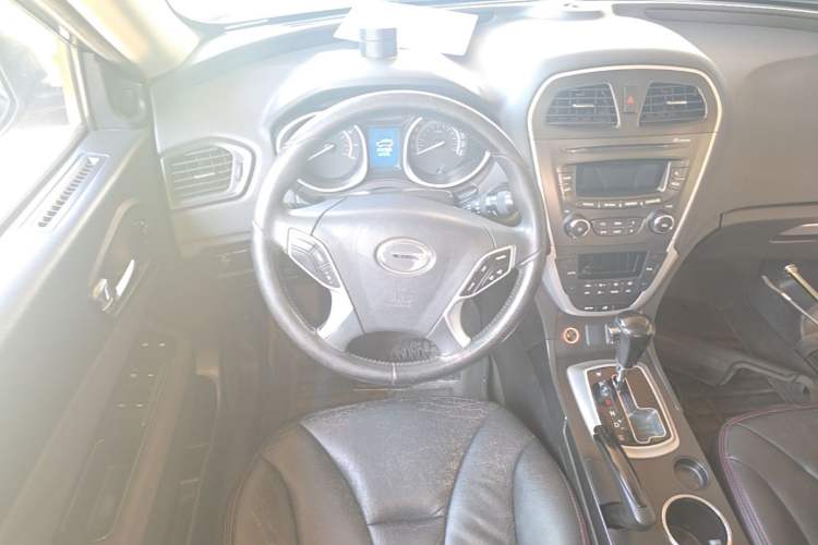 Used GAC Trumpchi GS5 2014 1.8T Automatic Two-Wheel Drive Supreme Edition Steering Wheel