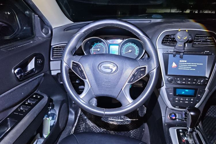 Used GAC Trumpchi GS5 2014 2.0L Automatic Two-Wheel Drive Deluxe Edition Steering Wheel