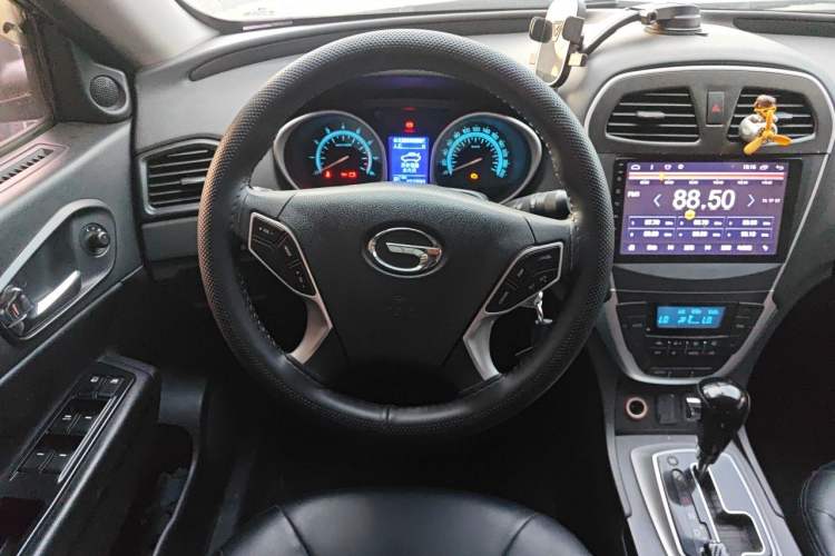 Used GAC Trumpchi GS5 2014 2.0L Automatic Two-Wheel Drive Deluxe Edition Steering Wheel