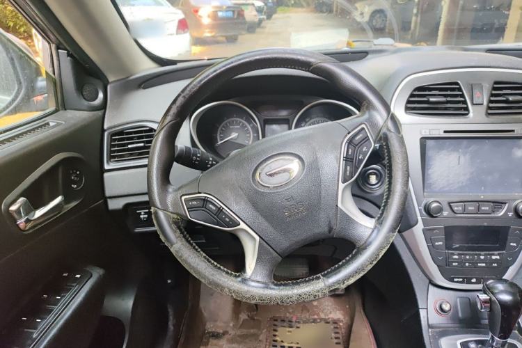 Used GAC Trumpchi GS5 2014 2.0L Automatic Two-Wheel Drive Anniversary Value Edition Steering Wheel