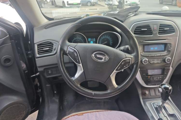Used GAC Trumpchi GS5 2014 2.0L Automatic Two-Wheel Drive Deluxe Edition Steering Wheel