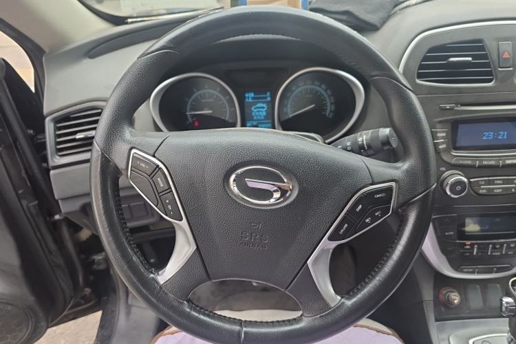 Used GAC Trumpchi GS5 2014 2.0L Automatic Two-Wheel Drive Deluxe Edition Steering Wheel
