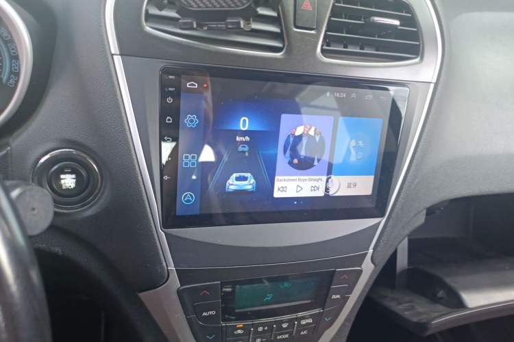 Used GAC Trumpchi GS5 2014 1.8T Automatic Two-Wheel Drive Supreme Edition Audio And AC Panel