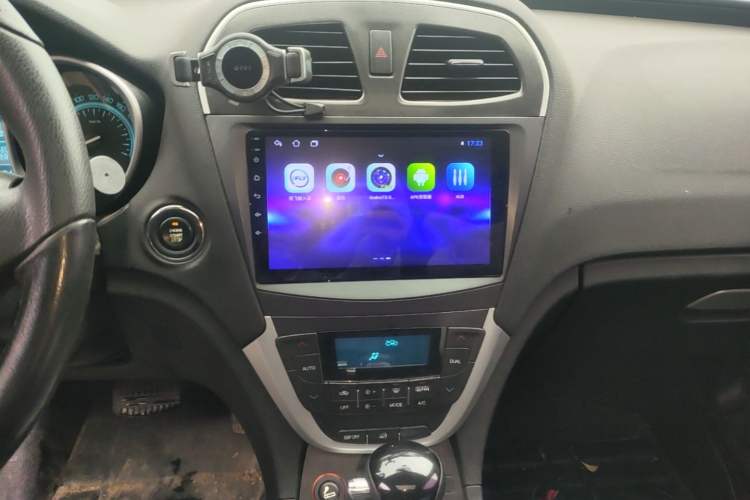 Used GAC Trumpchi GS5 2014 2.0L Automatic Two-Wheel Drive Anniversary Value Edition Audio And AC Panel