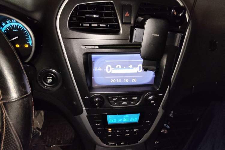 Used GAC Trumpchi GS5 2014 2.0L Automatic Two-Wheel Drive Anniversary Value Edition Audio And AC Panel
