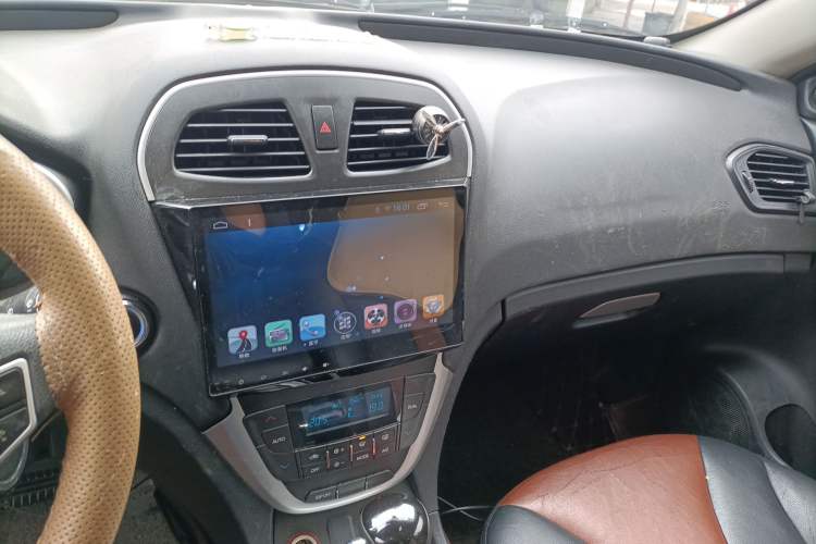 Used GAC Trumpchi GS5 2014 2.0L Automatic Two-Wheel Drive Deluxe Edition Audio And AC Panel