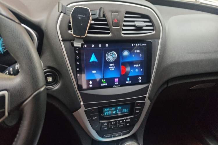 Used GAC Trumpchi GS5 2014 2.0L Automatic Two-Wheel Drive Anniversary Value Edition Audio And AC Panel