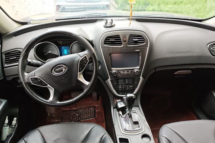 Used GAC Trumpchi GS5 2014 2.0L Automatic Two-Wheel Drive Anniversary Value Edition Center Console