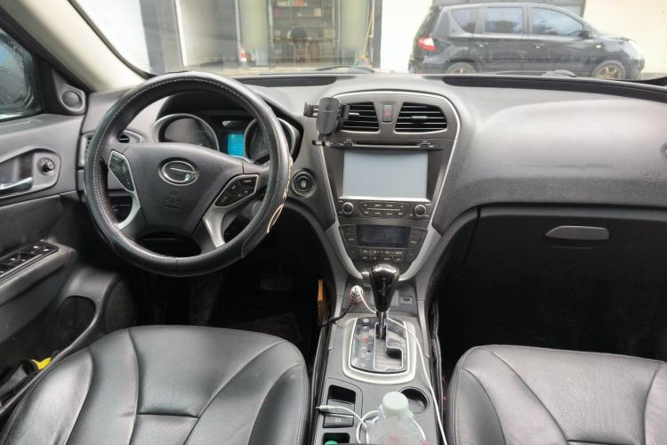 Used GAC Trumpchi GS5 2014 2.0L Automatic Two-Wheel Drive Anniversary Value Edition Center Console