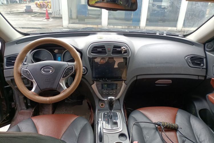 Used GAC Trumpchi GS5 2014 2.0L Automatic Two-Wheel Drive Deluxe Edition Center Console