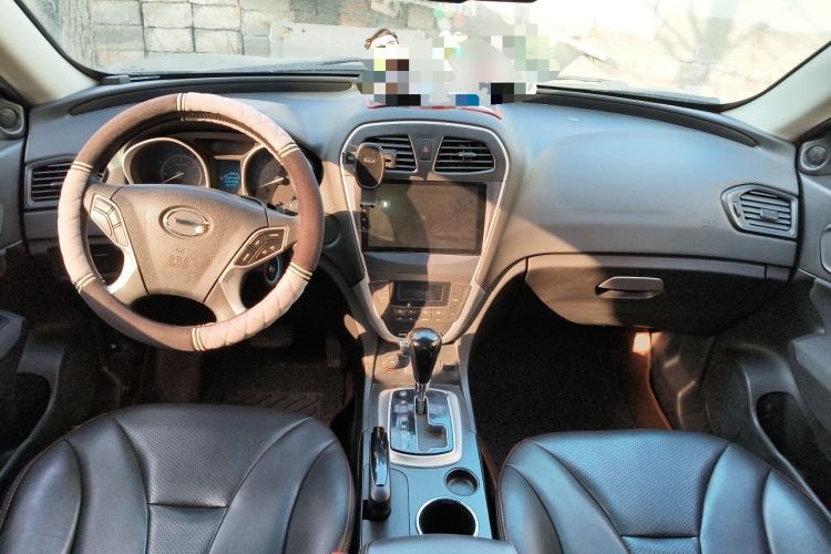 Used GAC Trumpchi GS5 2014 2.0L Automatic Two-Wheel Drive Deluxe Edition Center Console