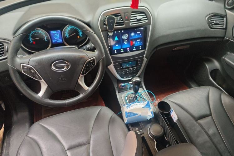 Used GAC Trumpchi GS5 2014 2.0L Automatic Two-Wheel Drive Anniversary Value Edition Center Console