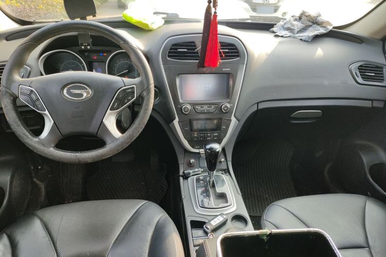 Used GAC Trumpchi GS5 2014 2.0L Automatic Two-Wheel Drive Anniversary Value Edition Center Console