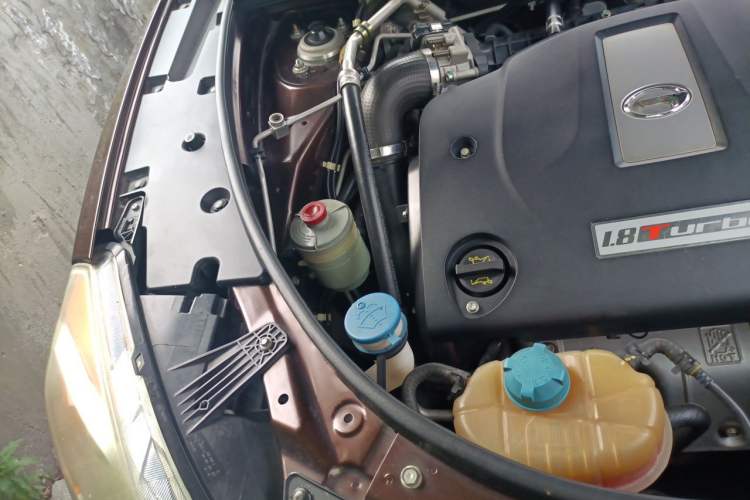 Used GAC Trumpchi GS5 2014 1.8T Automatic Two-Wheel Drive Supreme Edition Engine Bay Right