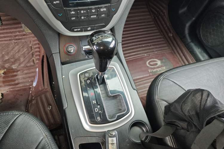 Used GAC Trumpchi GS5 2014 2.0L Automatic Two-Wheel Drive Anniversary Value Edition Gear Lever