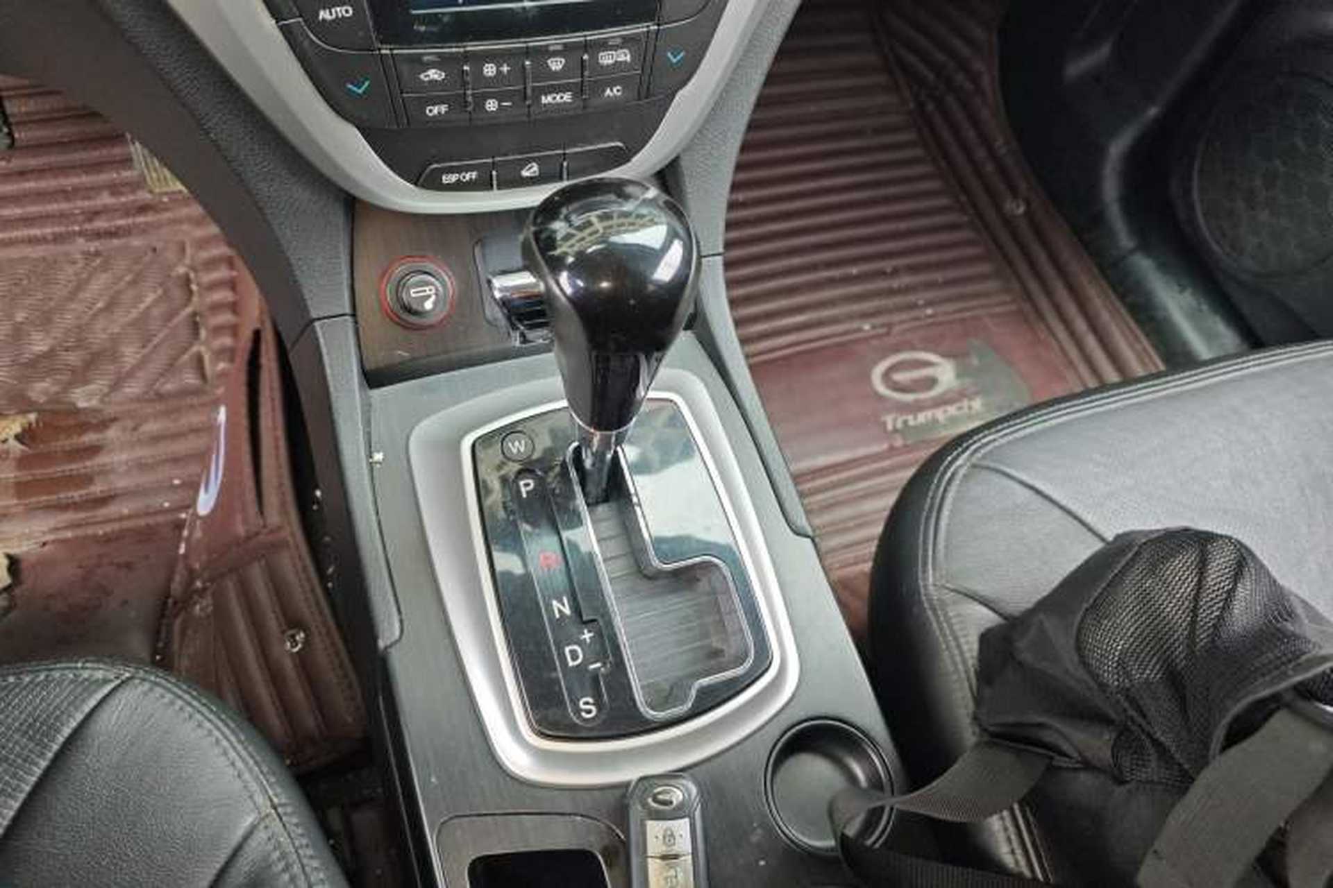Used GAC Trumpchi GS5 2014 2.0L Automatic Two-Wheel Drive Anniversary Value Edition Gear Lever