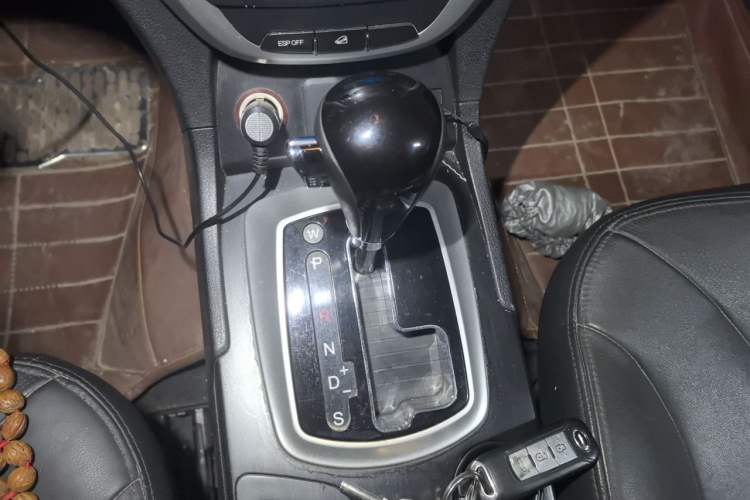 Used GAC Trumpchi GS5 2014 2.0L Automatic Two-Wheel Drive Anniversary Value Edition Gear Lever