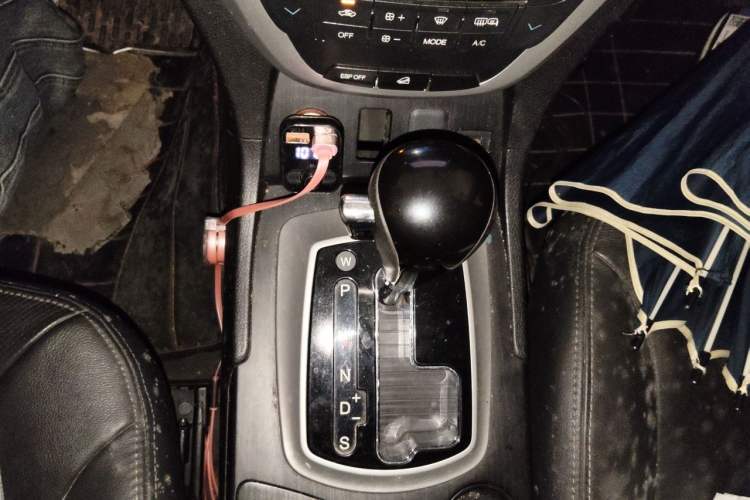 Used GAC Trumpchi GS5 2014 2.0L Automatic Two-Wheel Drive Anniversary Value Edition Gear Lever