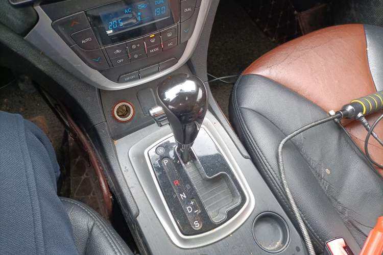 Used GAC Trumpchi GS5 2014 2.0L Automatic Two-Wheel Drive Deluxe Edition Gear Lever
