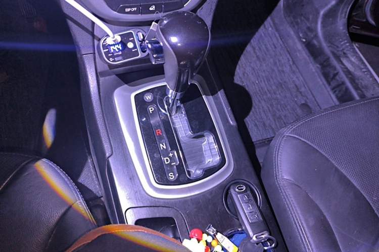 Used GAC Trumpchi GS5 2014 2.0L Automatic Two-Wheel Drive Anniversary Value Edition Gear Lever
