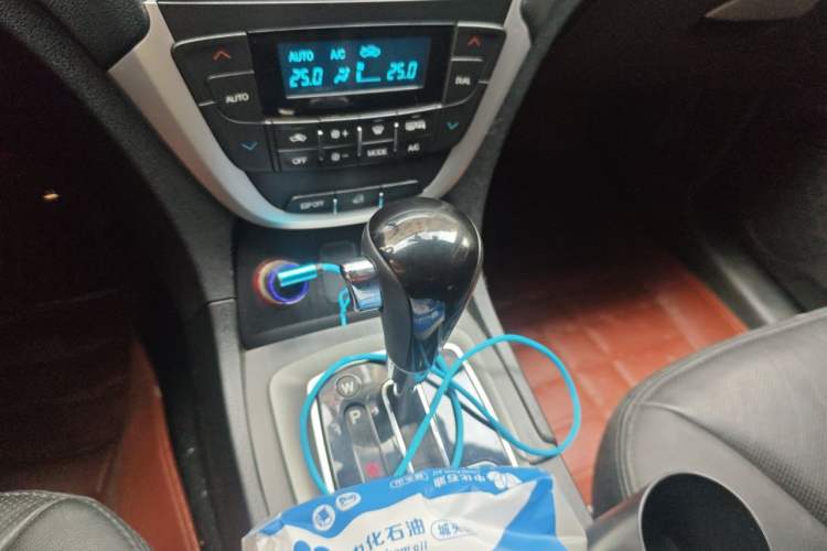 Used GAC Trumpchi GS5 2014 2.0L Automatic Two-Wheel Drive Anniversary Value Edition Gear Lever