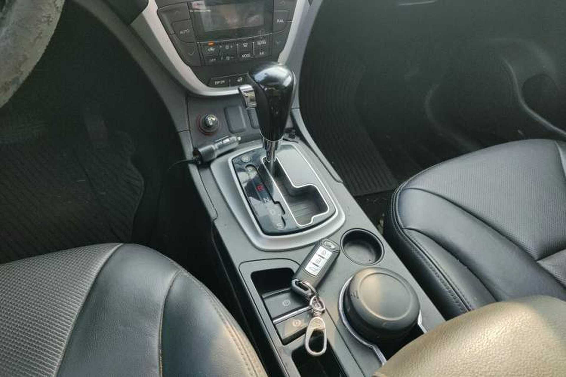 Used GAC Trumpchi GS5 2014 2.0L Automatic Two-Wheel Drive Anniversary Value Edition Gear Lever
