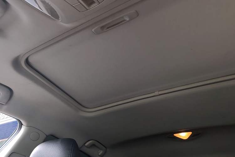 Used GAC Trumpchi GS5 2014 2.0L Automatic Two-Wheel Drive Anniversary Value Edition Headliner