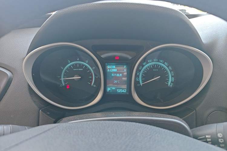 Used GAC Trumpchi GS5 2014 2.0L Automatic Two-Wheel Drive Deluxe Edition Instrument Cluster