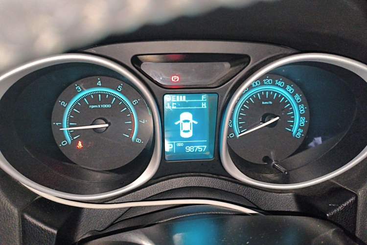 Used GAC Trumpchi GS5 2014 2.0L Automatic Two-Wheel Drive Anniversary Value Edition Instrument Cluster