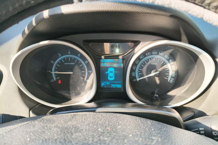 Used GAC Trumpchi GS5 2014 2.0L Automatic Two-Wheel Drive Deluxe Edition Instrument Cluster