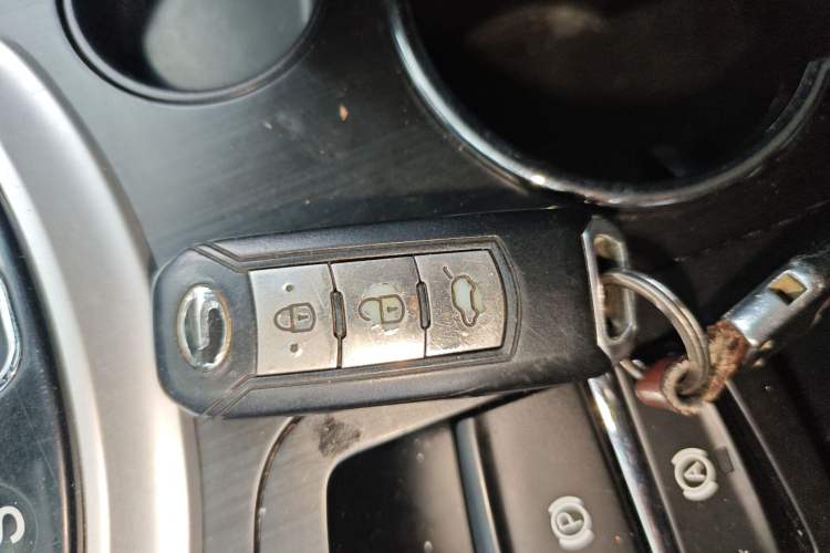 Used GAC Trumpchi GS5 2014 2.0L Automatic Two-Wheel Drive Anniversary Value Edition Interior 1