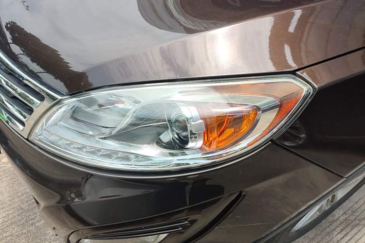 Used GAC Trumpchi GS5 2014 2.0L Automatic Two-Wheel Drive Anniversary Value Edition Left Front Headlight