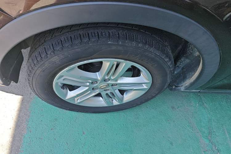 Used GAC Trumpchi GS5 2014 2.0L Automatic Two-Wheel Drive Deluxe Edition Left Front Wheel Hub