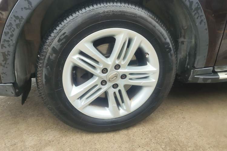 Used GAC Trumpchi GS5 2014 2.0L Automatic Two-Wheel Drive Anniversary Value Edition Left Front Wheel Hub