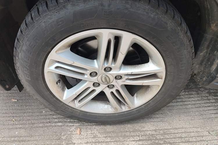 Used GAC Trumpchi GS5 2014 2.0L Automatic Two-Wheel Drive Anniversary Value Edition Left Front Wheel Hub