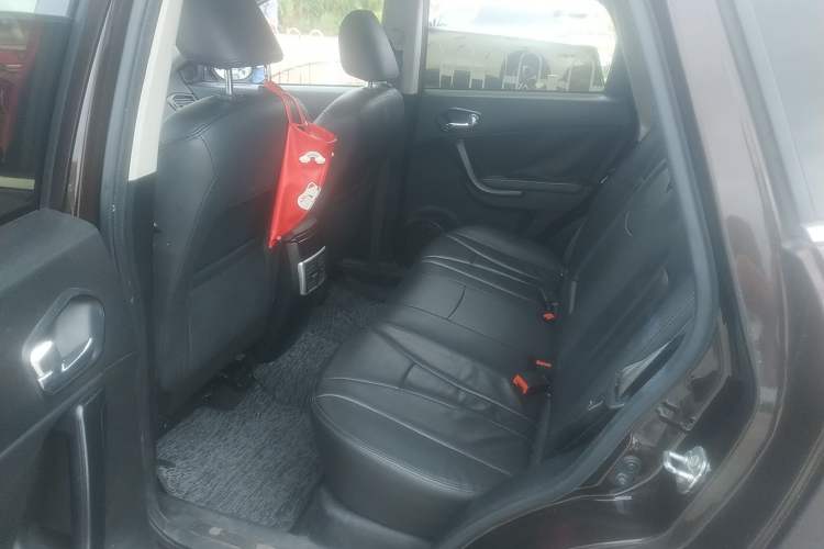 Used GAC Trumpchi GS5 2014 2.0L Automatic Two-Wheel Drive Anniversary Value Edition Left Rear Seat