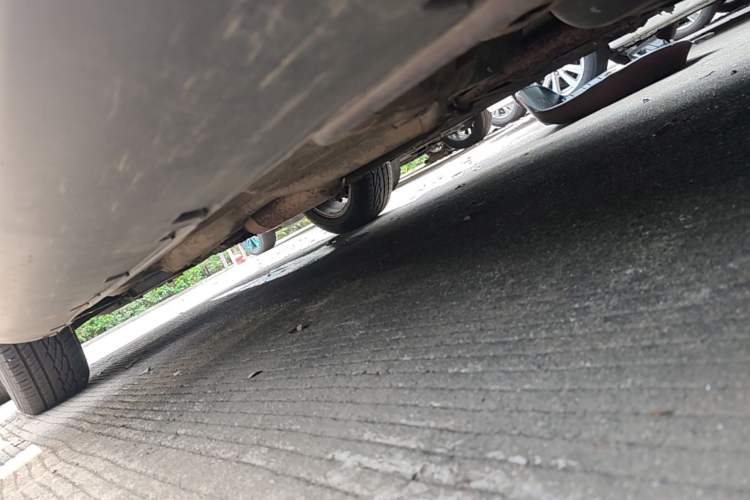 Used GAC Trumpchi GS5 2014 2.0L Automatic Two-Wheel Drive Anniversary Value Edition Left Side Sill
