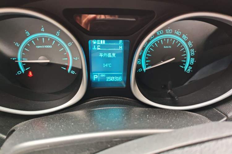Used GAC Trumpchi GS5 2014 2.0L Automatic Two-Wheel Drive Anniversary Value Edition Odometer Close Up