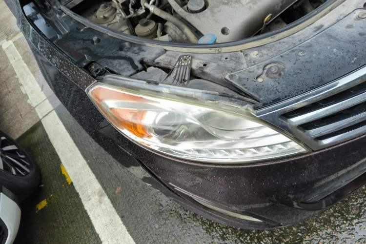 Used GAC Trumpchi GS5 2014 2.0L Automatic Two-Wheel Drive Anniversary Value Edition Right Front Headlight