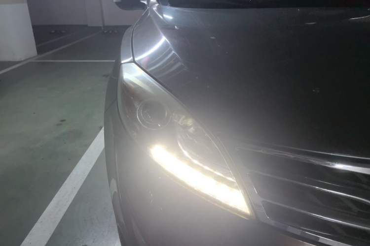 Used GAC Trumpchi GS5 2014 2.0L Automatic Two-Wheel Drive Anniversary Value Edition Right Front Headlight
