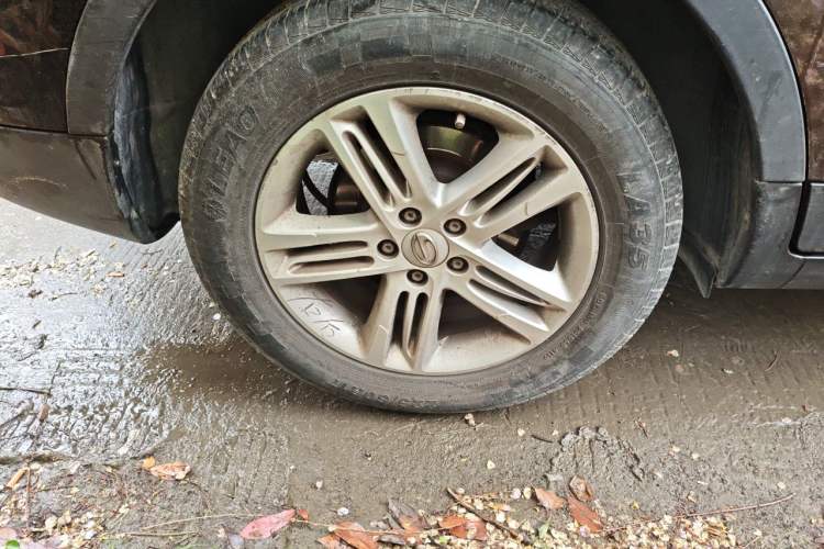 Used GAC Trumpchi GS5 2014 2.0L Automatic Two-Wheel Drive Anniversary Value Edition Right Front Wheel Hub