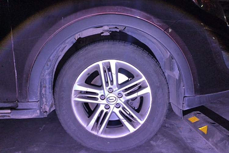 Used GAC Trumpchi GS5 2014 2.0L Automatic Two-Wheel Drive Anniversary Value Edition Right Front Wheel Hub