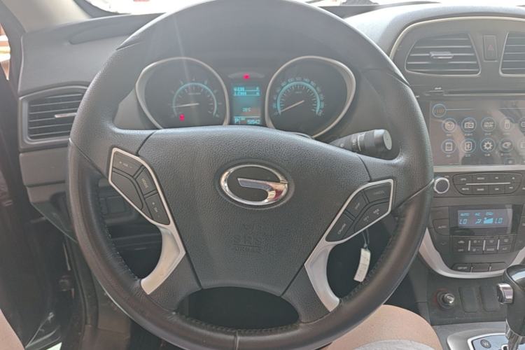 Used GAC Trumpchi GS5 2014 2.0L Automatic Two-Wheel Drive Deluxe Edition Steering Wheel
