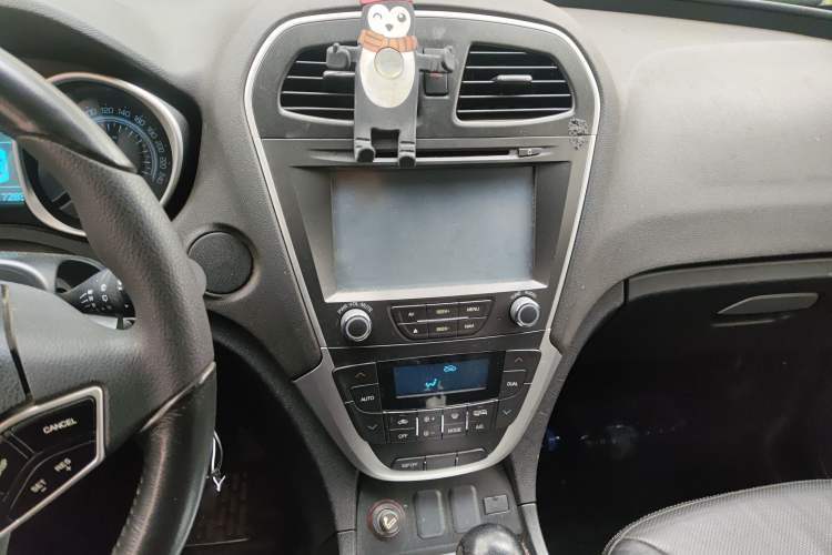 Used GAC Trumpchi GS5 2014 2.0L Manual Two-Wheel Drive Anniversary Value Edition Audio And AC Panel