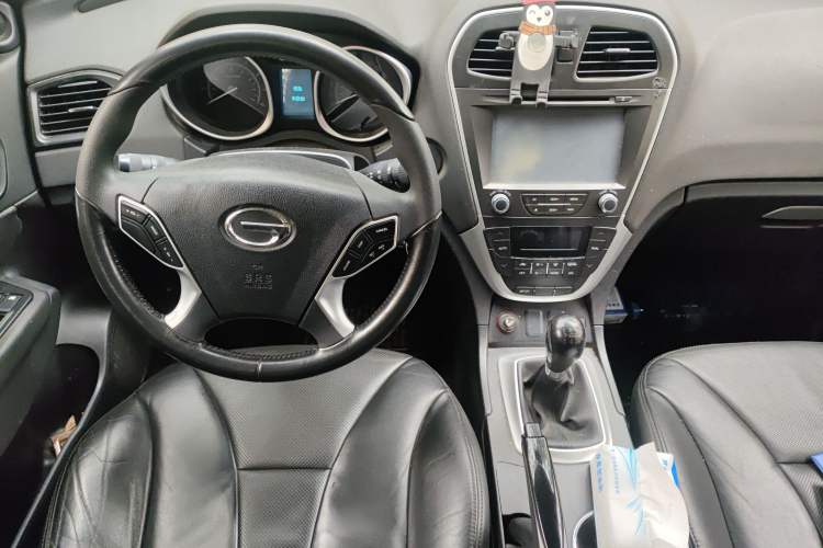 Used GAC Trumpchi GS5 2014 2.0L Manual Two-Wheel Drive Anniversary Value Edition Center Console