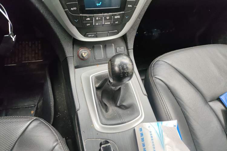 Used GAC Trumpchi GS5 2014 2.0L Manual Two-Wheel Drive Anniversary Value Edition Gear Lever