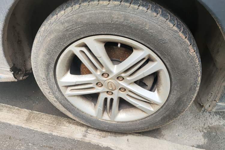 Used GAC Trumpchi GS5 2014 2.0L Manual Two-Wheel Drive Anniversary Value Edition Right Front Wheel Hub